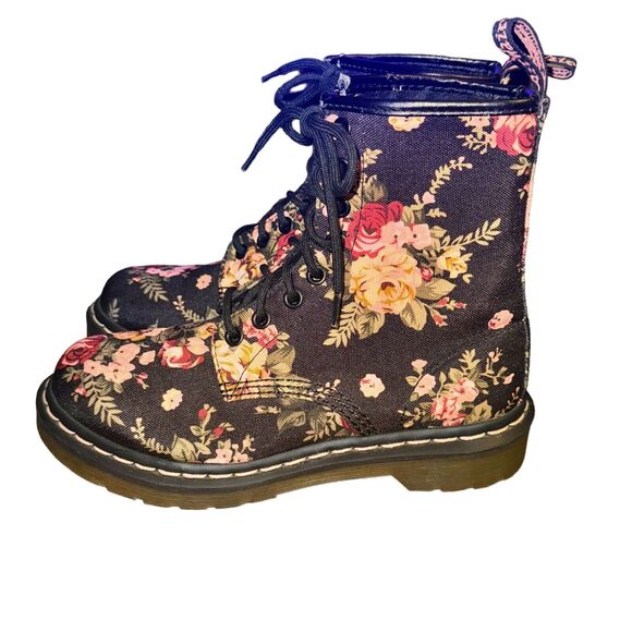 Dr. Martens Shoes - Dr Martens Lace Up Boot Women's 6 Black Pink Canvas Victorian Floral Doc 8 Eye